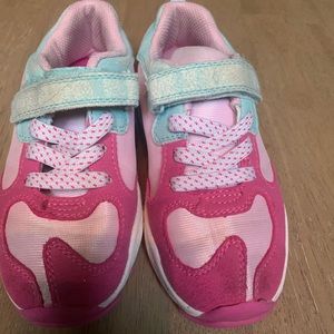 Carter’s size 11 little girls sneakers
